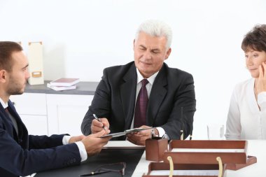 Noter ofisi üst düzey Çift
