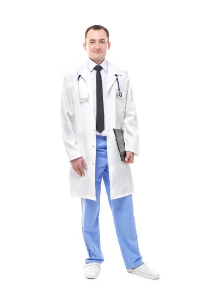 Médico Segurando Prancheta Isolado Branco — Fotografia de Stock