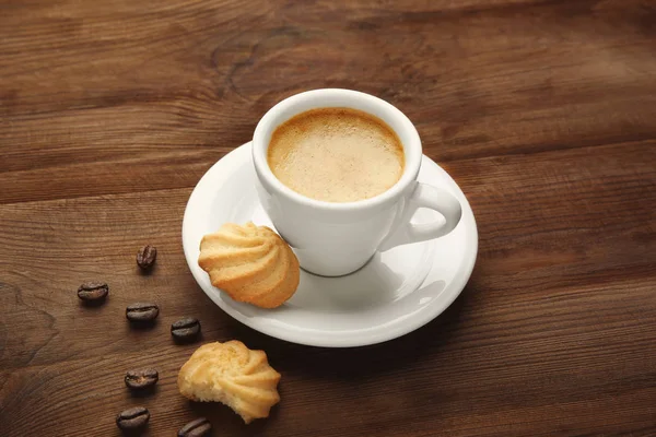 Tasty coffee with cookies — Stock Photo, Image