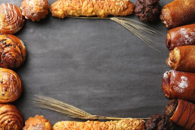 çeşitli taze hamur işleri