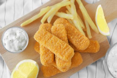 Lezzetli balık nuggets limonlu