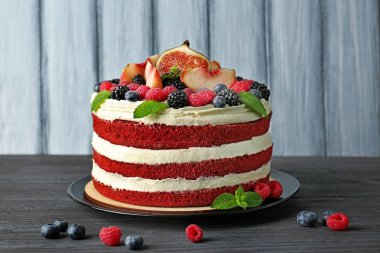 Lezzetli kek çilek ile