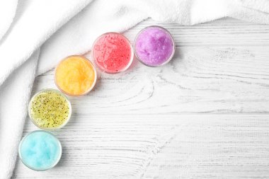 kavanoz vücut scrubs ile