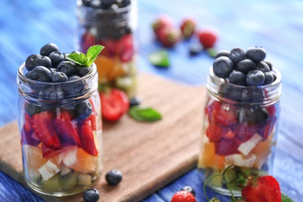 ガラス瓶に果物や果実 — ストック写真