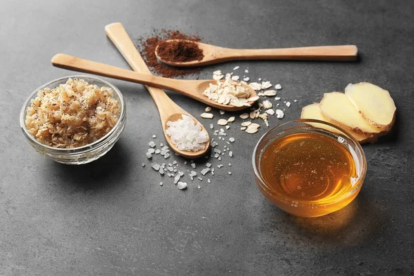 Ingrediënten voor de huisgemaakte scrub — Stockfoto