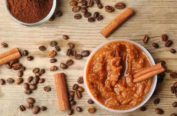 Body scrub, coffee beans and cinnamon — Stok Foto