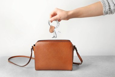 Çok fonksiyonlu manyetik klip kullanım örneği 