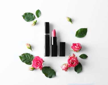 Ruj rimel ve güzel çiçekler