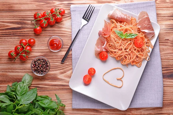 Spaghetti with amatriciana sauce — Stock Photo, Image