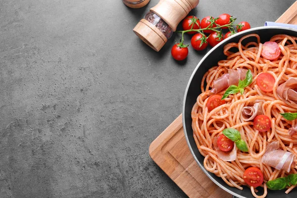Amatriciana soslu spagetti