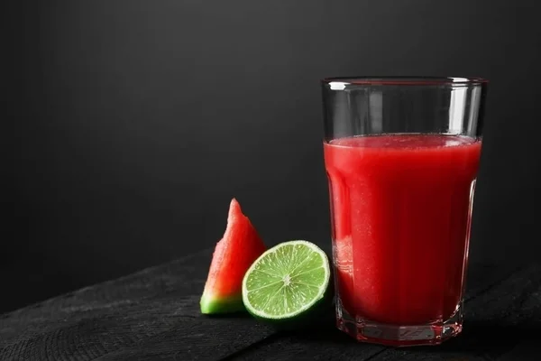 Smoothie en watermeloen segment — Stockfoto
