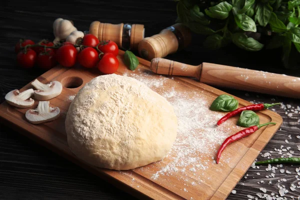 Zubereitung hausgemachte Pizza — Stockfoto