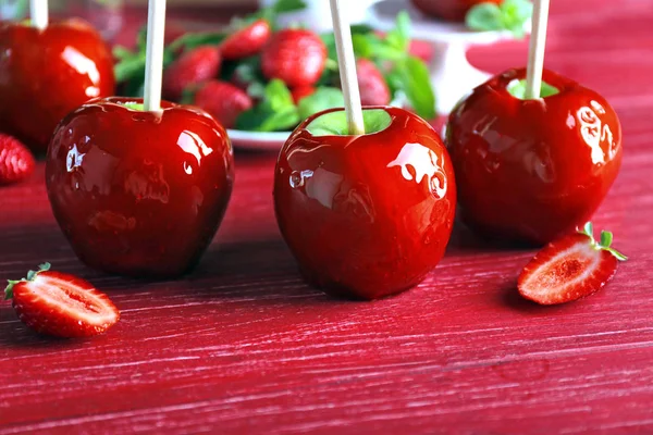 Μήλα Candy με φράουλα — Φωτογραφία Αρχείου