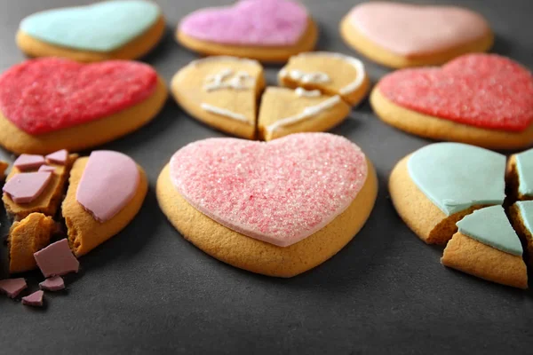 Bunte herzförmige Plätzchen — Stockfoto