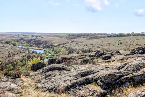 Land landschap met heuvels — Stockfoto