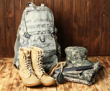 Askeri kıyafet kümesi 