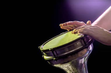 adam oyun Afrika davul