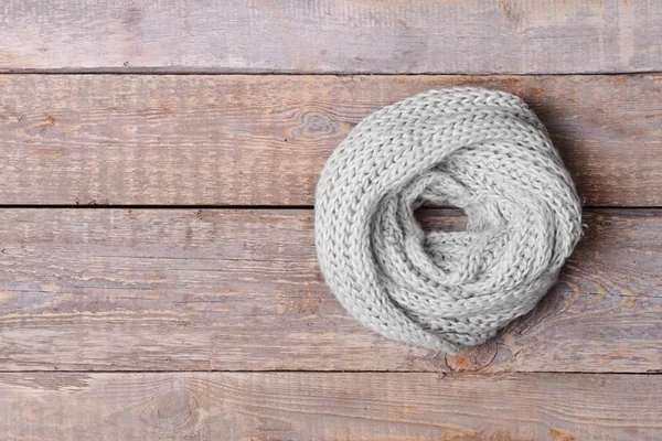 Білий трикотажні шарф — стокове фото