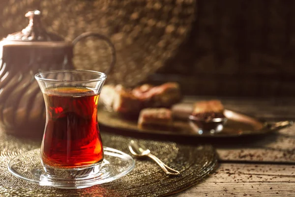 Té turco en vidrio tradicional — Foto de Stock