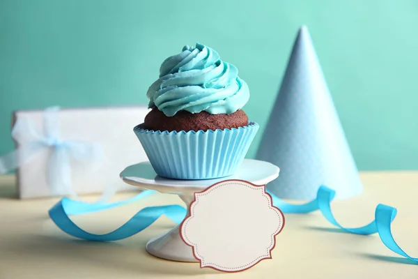 Verjaardag cupcake met ruimte voor tekst — Stockfoto