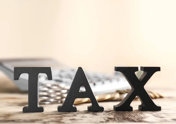 Word TAX di atas meja kayu — Stok Foto