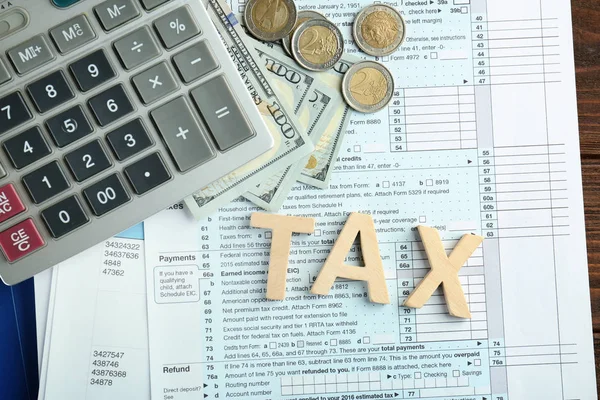 Word TAX sobre los documentos — Foto de Stock