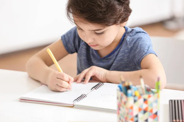 Schattig jongetje — Stockfoto