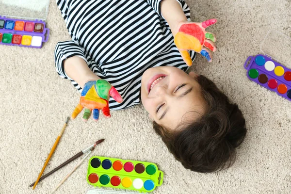 Lindo niño pequeño —  Fotos de Stock