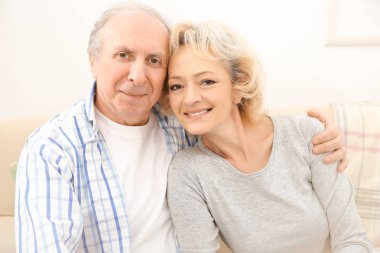 Mutlu yaşlı çift.