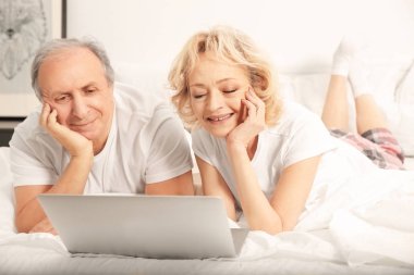 Üst düzey çift görüntülü arama yapma 