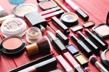 Dekoratif kozmetik kümesi