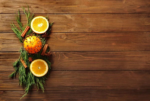 Citruses, 향신료와 침 엽 수 가지 — 스톡 사진