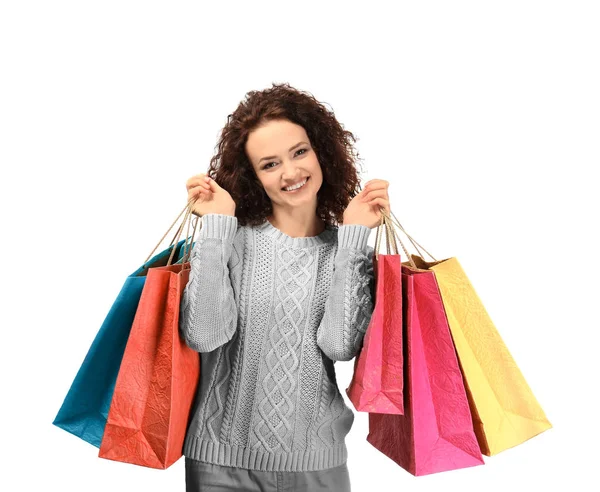 Beyaz Arka Plan Üzerinde Alışveriş Torbaları Tutan Mutlu Kadın — Stok fotoğraf