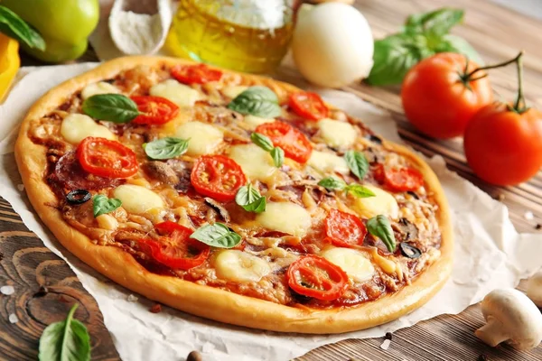 Taze pizza domates ile