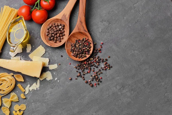 Especias y productos de pasta — Foto de Stock