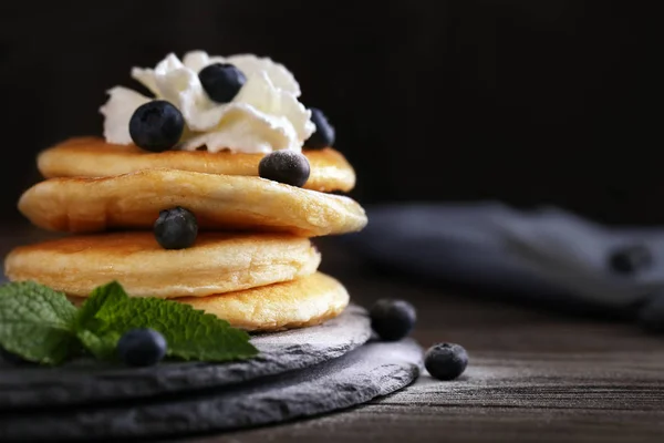 Panquecas saborosas com mirtilos — Fotografia de Stock