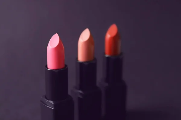 Conjunto de diferentes lápices labiales —  Fotos de Stock