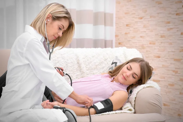 Gynecology Consultation Doctor Measuring Blood Pressure Pregnant Woman — Stock Photo, Image