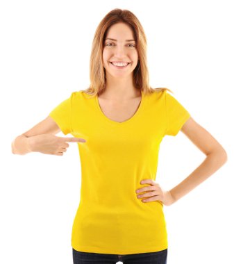 Genç kadın boş t-shirt