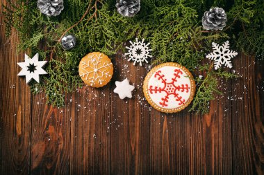 gingerbread çerezleri ve Noel dekor