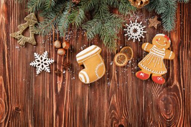 gingerbread çerezleri ve Noel dekor