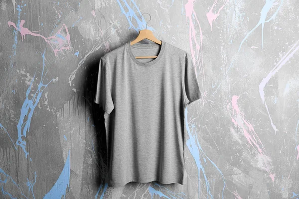 Blank grey t-shirt — Stock Photo, Image