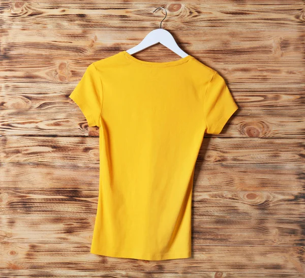 Blank yellow t-shirt — Stock Photo, Image