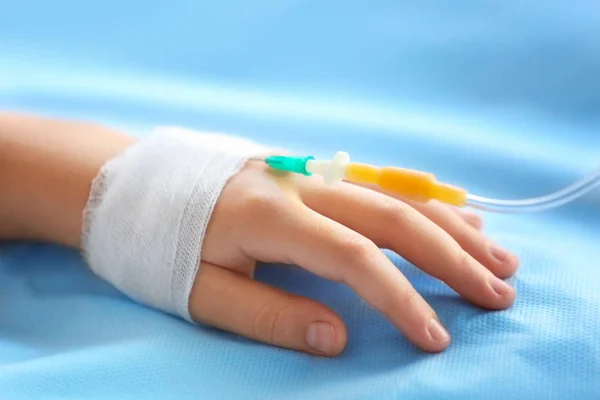 Child hand with catheter — Stock Photo, Image