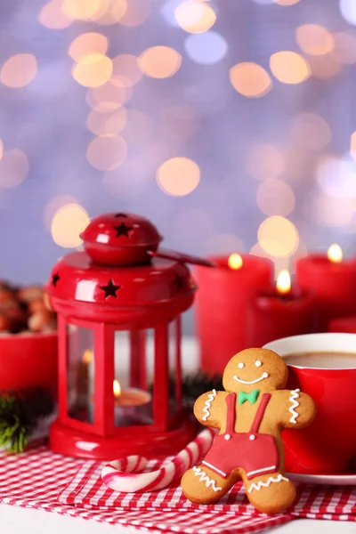 Gingerbread cookie and cup of coffee — Stock Photo, Image