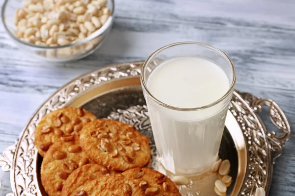 Peanut cookies with milk — Stock Photo, Image