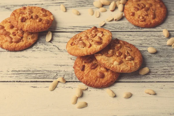 Peanut cookies and nuts — Stock Photo, Image