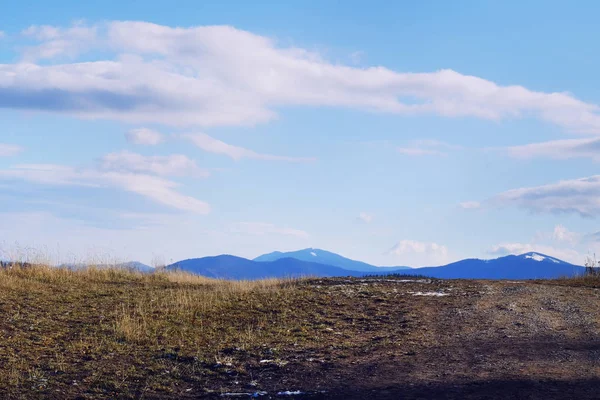 Krásná krajina s horami — Stock fotografie