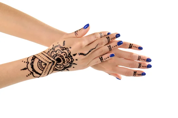 Руки с татуировкой хны — стоковое фото