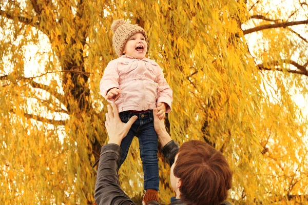 Father Holding Cute Little Girl While Standing Tree Park — Stock Photo, Image